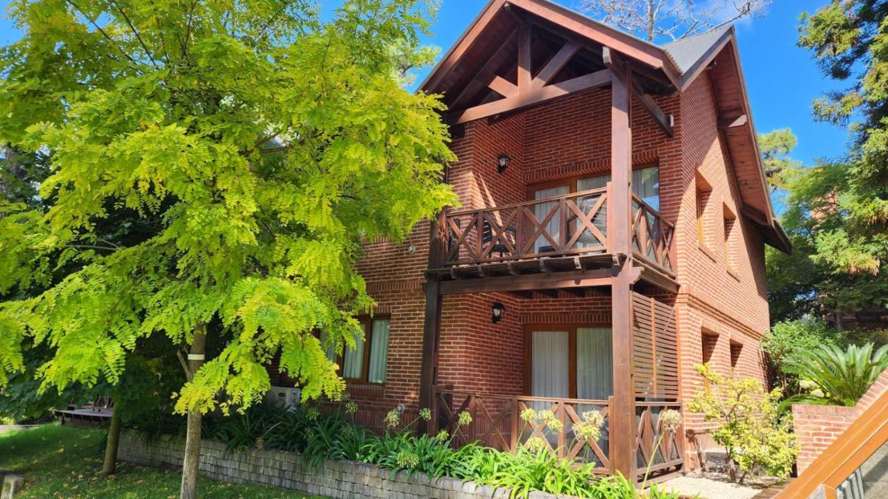 Refugio Del Bosque Vila Carilo Exterior foto