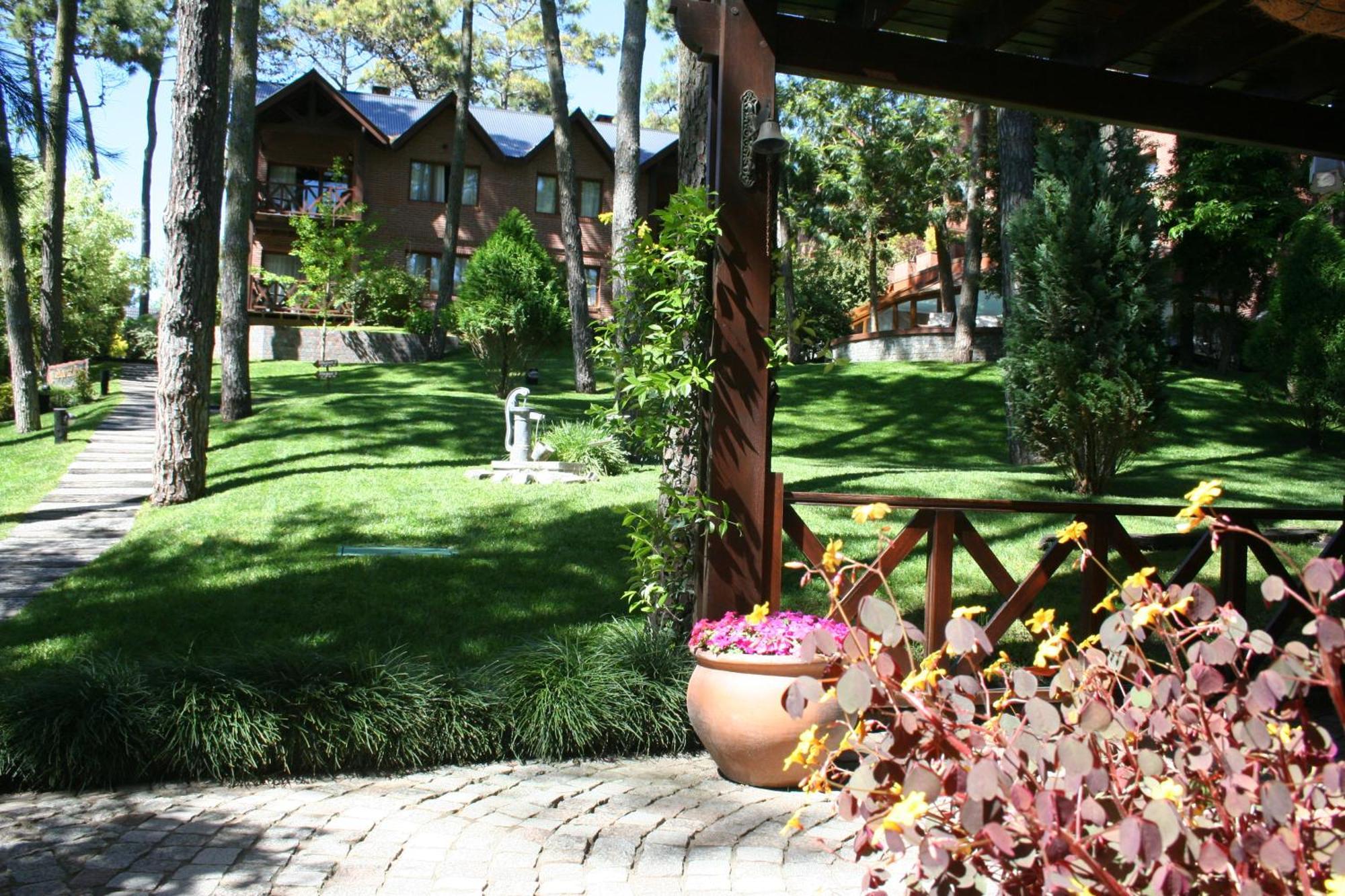 Refugio Del Bosque Vila Carilo Exterior foto